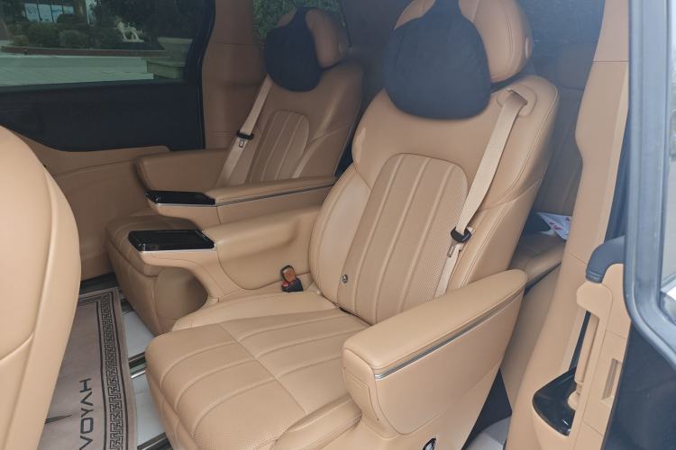 Used VOYAH Dream 2025 PHEV Four-Wheel Drive Prestige Kunpeng Edition Left Rear Seat