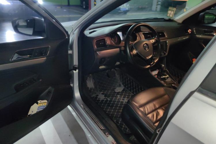 Used Volkswagen Lavida 2017 1.6L Automatic Comfort Edition