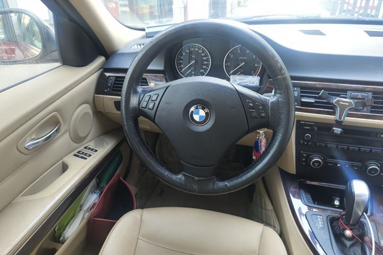 Used BMW 3 Series 2010 320i Luxury Model Steering Wheel