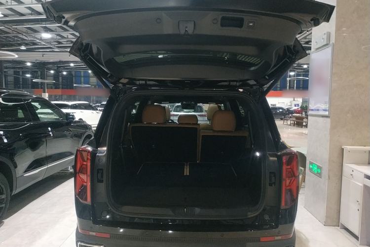 Used GAC Trumpchi GS8 2024 Linghang Series 2.0 TGDI Four-Wheel Drive Luxury Smart Connectivity Version Trunk