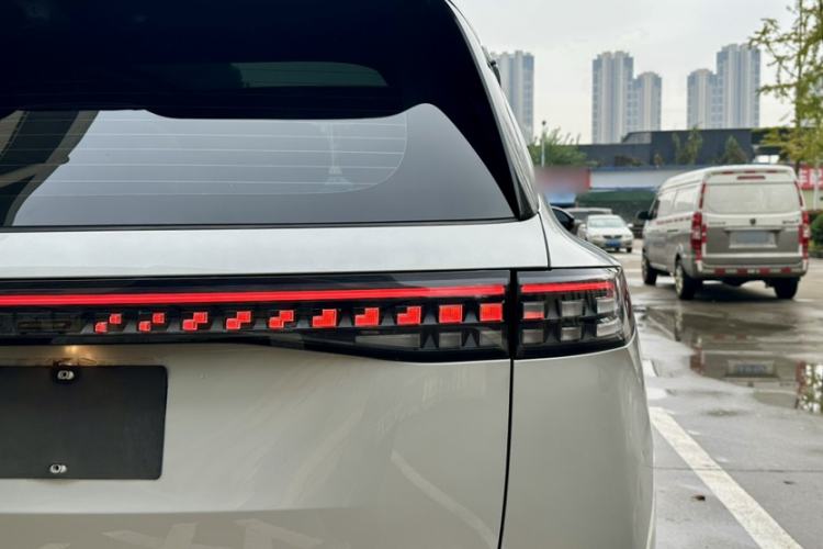 Used Dongfeng eπ eπ008 2024 210Max Range-Extended Version 6 Seats