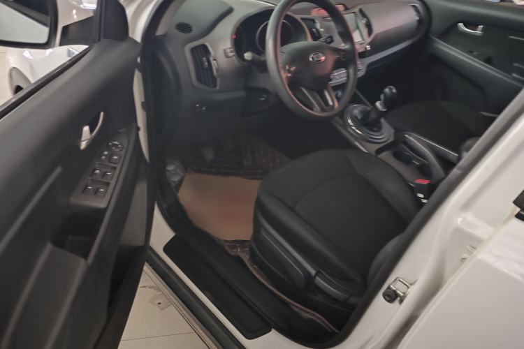 Used Kia Sportage R 2016 2.0L Manual Two-Wheel Drive GL Trim