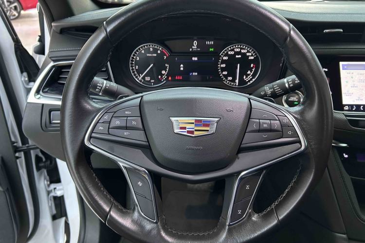 Used Cadillac XT5 2021 28T Luxury Model Steering Wheel