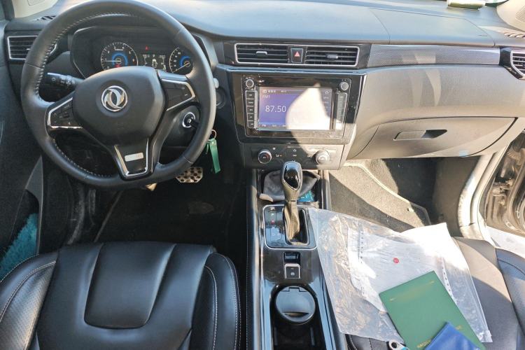 Used Dongfeng Fengon 580 2017 1.5T CVT Comfort Model Center Console