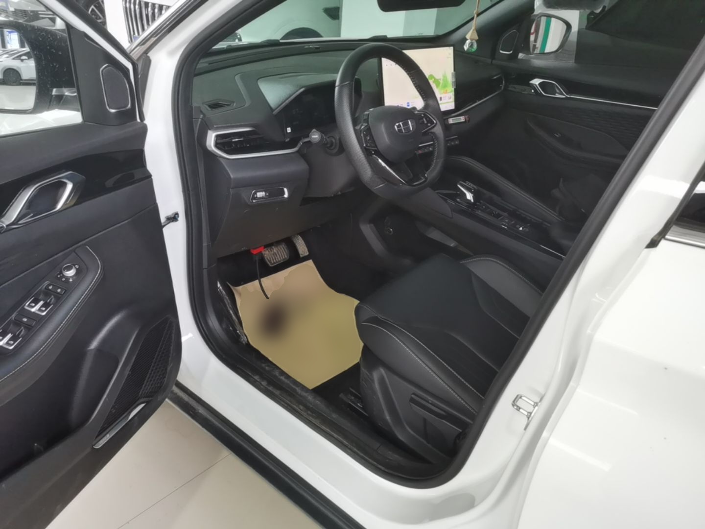 Geely Auto Coolray 2025 Bin Yue L 1.5TD DCT Star Diamond — снимка 18