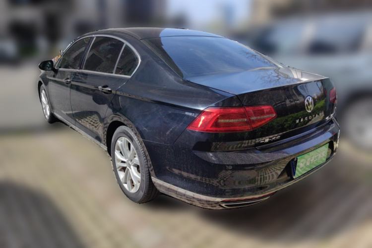 Used Volkswagen Magotan 2017 330TSI DSG Luxury Model Rear Left 45 Deg