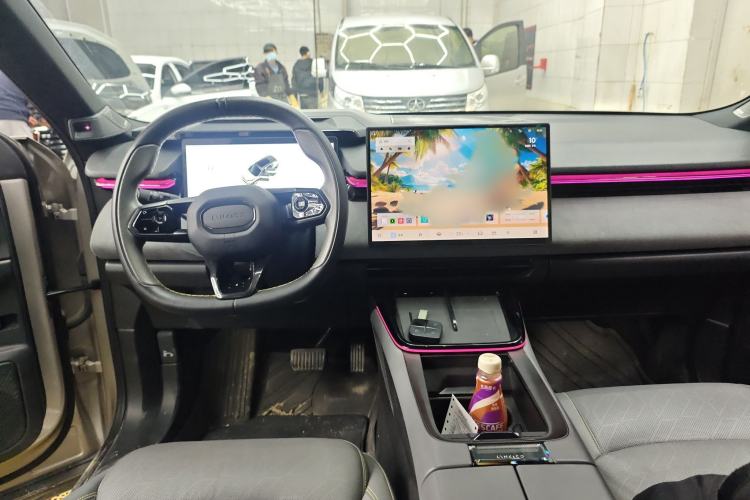 Used Lynk & Co 08 EM-P 2023 120km Long-Range Halo
