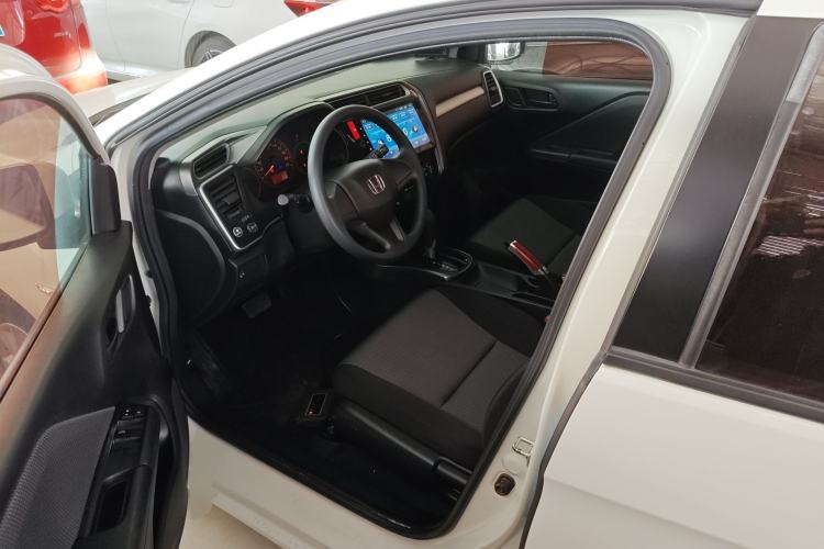 Used Honda Gienia 2017 1.5L CVT Classic Edition Left Front Seat