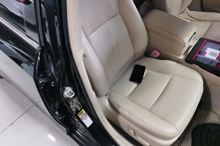 Used Toyota Camry 2016 2.0G 10th Anniversary Leading Edition Right Front Seat