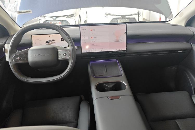 Used Nissan N6 2026 Model 180 Max Center Console