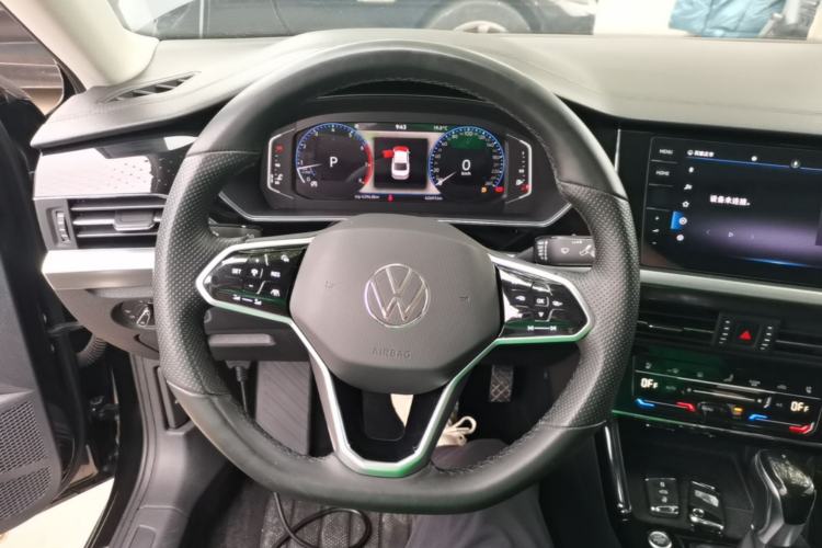 Used Volkswagen Passat 2022 330TSI Starry Luxury Edition Steering Wheel