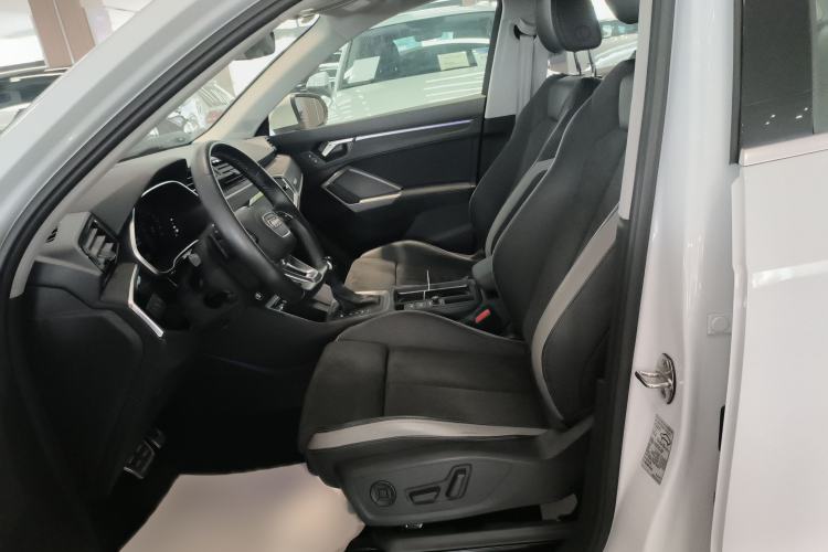 Used Audi Q3 2023 40 TFSI Fashion Dynamic Model