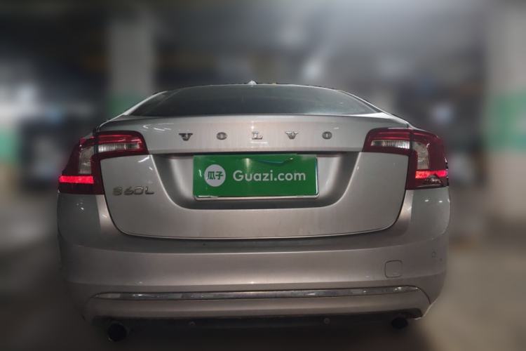 Used Volvo S60 2015 S60L 2.0T Zhiyuan Edition
