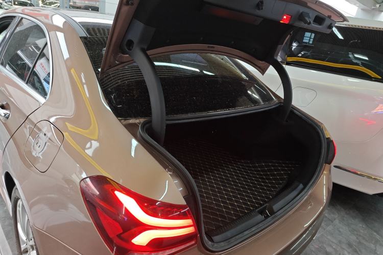 Used Mercedes-Benz A-Class 2020 Restyled A 200 L Sport Sedan Fashion Version
