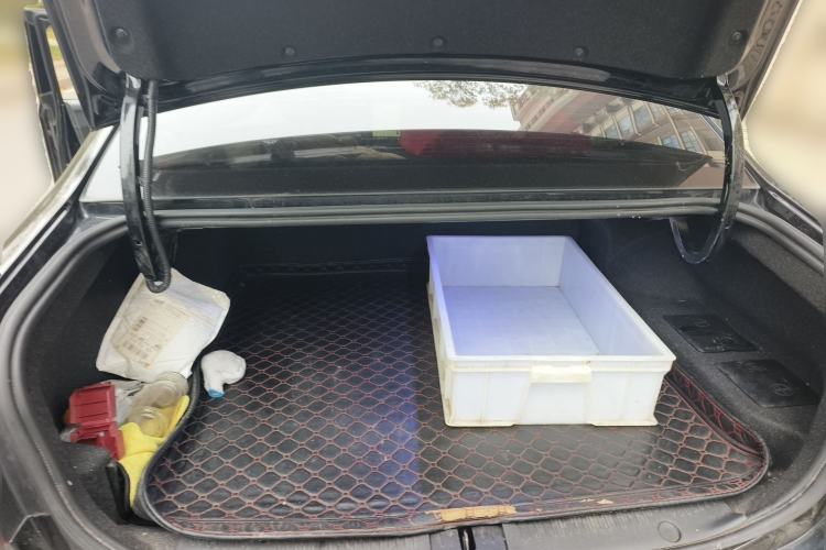 Used Roewe i6 New Energy 2017 45T Hybrid Connect & Smart Enjoyment Edition
