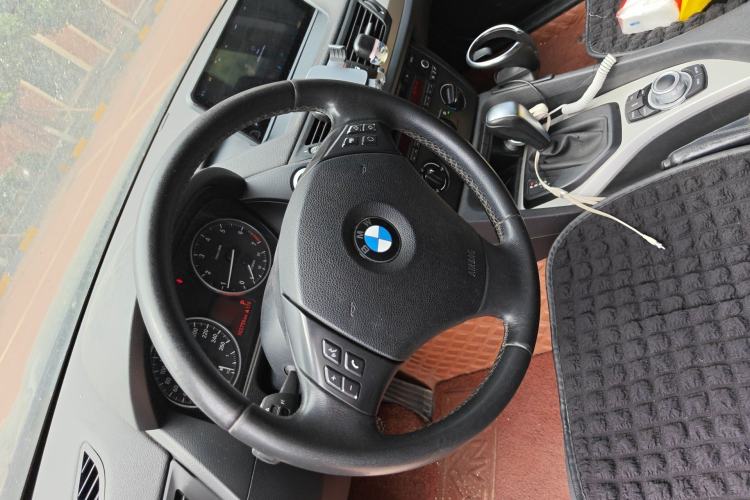 Used BMW X1 2012 sDrive18i Fashion Model Steering Wheel