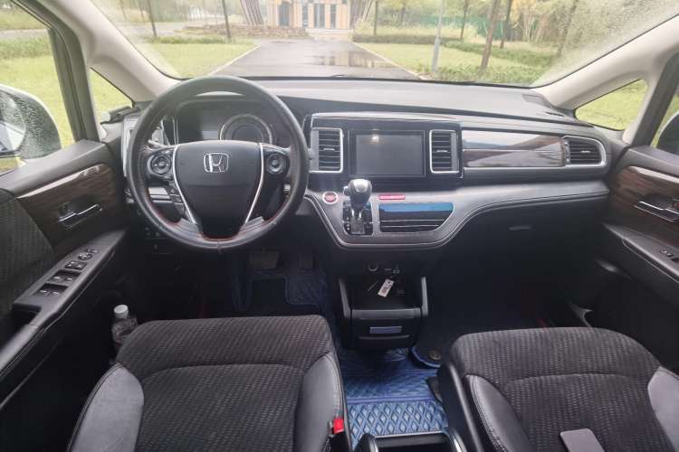 Used Honda Elysion 2016 2.4L Comfort Edition

