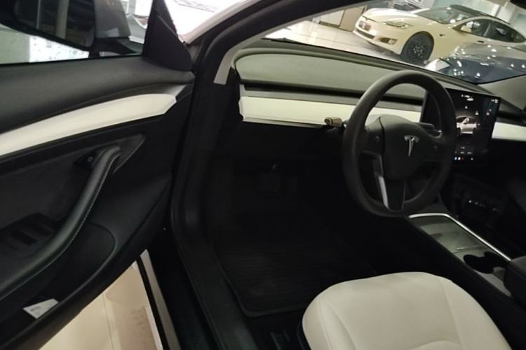 Used Tesla Model 3 2022 Rear-Wheel-Drive Version
