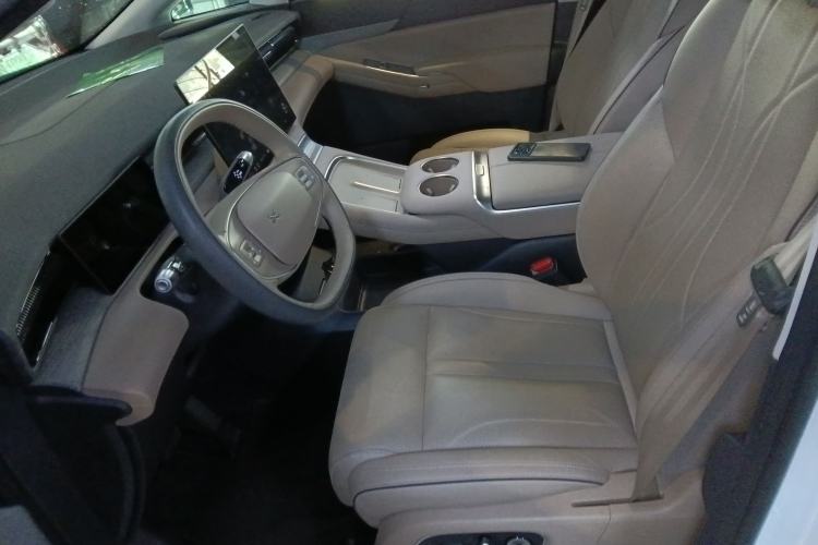 Used XPeng X9 2025 740 Ultra-Long Range Max Left Front Seat