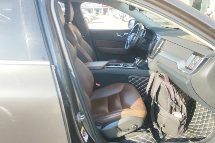 Used Volvo XC60 2019 T5 4x4 Zhiyuan Edition China VI Standard