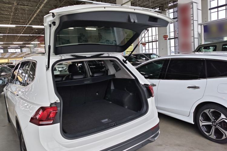 Used Volkswagen Tiguan L 2022 330TSI Automatic Two-Wheel Drive Comfort Edition Trunk