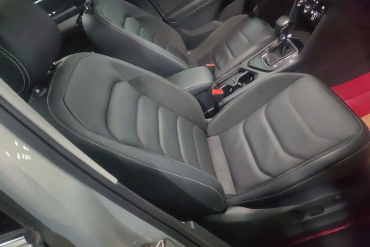 Used Volkswagen Tiguan L 2021 330TSI Automatic Two-Wheel Drive Smart Edition
