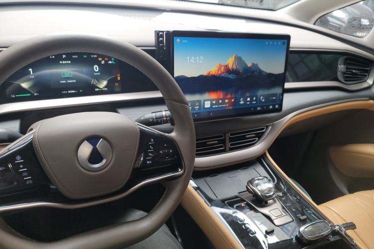 Used Denza D9 2022 DM-i 970 Four-Wheel Drive Flagship Model
