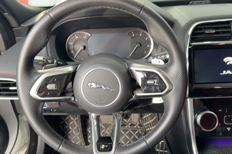 Used Jaguar XEL 2020 2.0T 200 PS R-DYNAMIC S Advanced Sport Edition Steering Wheel