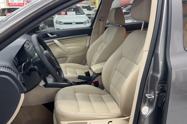 Used Skoda Octavia 2015 Classic Model 1.6L Automatic Yijie Version
