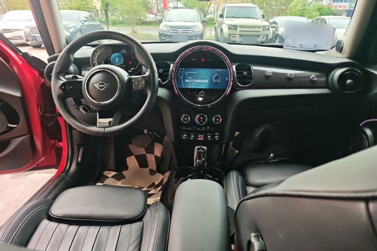 Used MINI 2022 Updated 2.0T COOPER S Classic Edition Five-Door Version Center Console