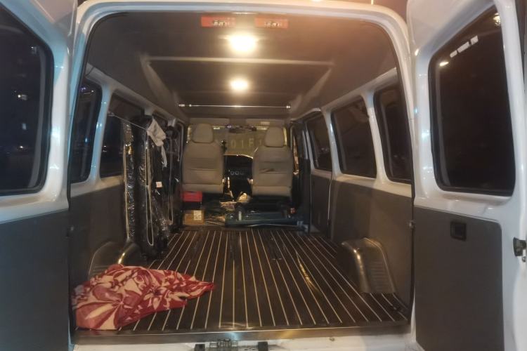 Used JMC Transit 2019 2.8T Commercial Version Long Wheelbase Mid-Roof 6-Seater Rear Single Tire China VI Emission Standard – JX493 Trunk