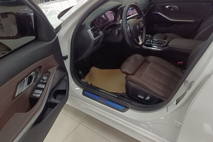 Used BMW 3 Series 2020 325Li First Edition Driver Seat