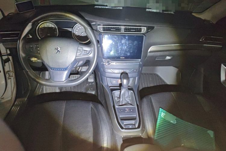 Used Peugeot 408 2016 1.6T Automatic Luxury Edition Center Console