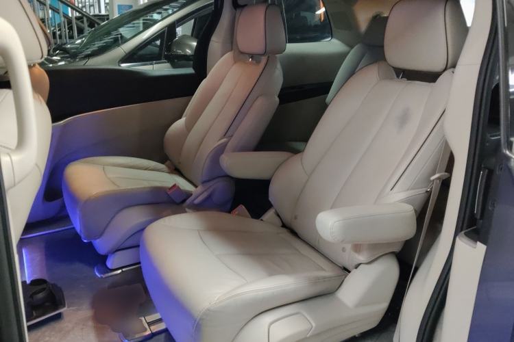 Used Buick GL8 2021 Land Cruiser Executive Class 652T Luxury Model Left Rear Seat