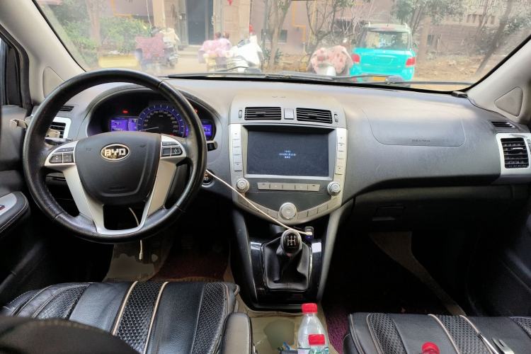 Used BYD S6 2014 2.0L Manual Luxury 5-Seater