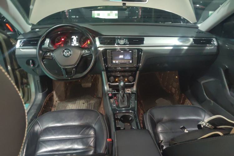 Used Volkswagen Passat 2017 330TSI DSG Luxury Edition
