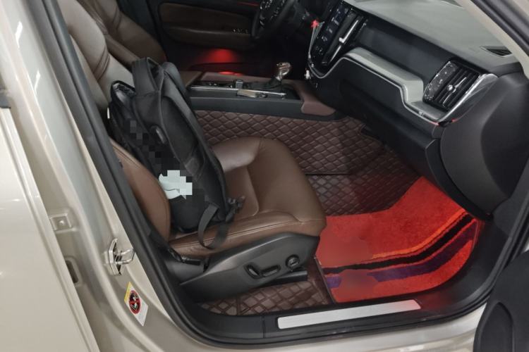 Used Volvo XC60 2019 T5 4x4 Zhiyuan Edition China VI Standard