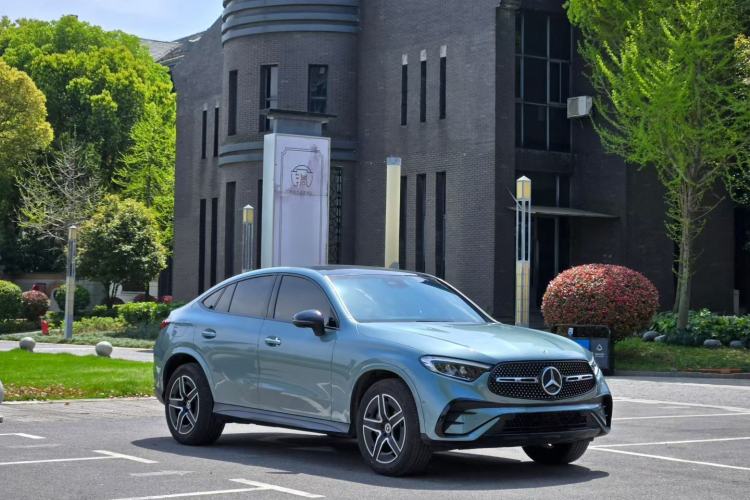 Used Mercedes-Benz GLC Coupe 2025 GLC 260 4MATIC Coupe SUV Exterior 1