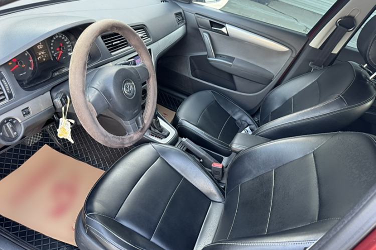 Used Volkswagen Gran Lavida 2013 1.6L Automatic Fashion Model
