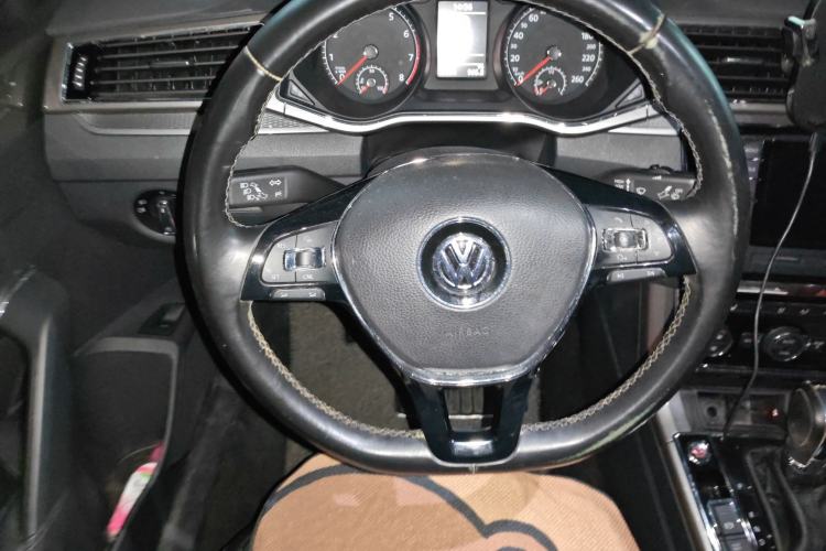 Used Volkswagen Passat 2017 330TSI DSG Luxury Edition Steering Wheel