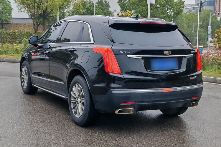 Used Cadillac XT5 2018 25T Luxury Model Exterior 3