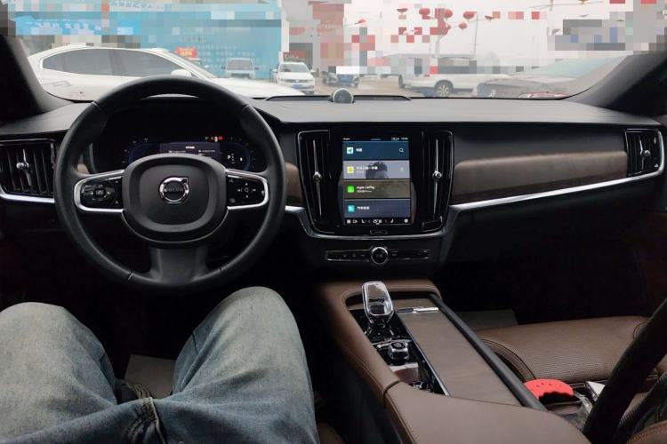 Used Volvo V90 2024 Cross Country B5 AWD Prestige Edition