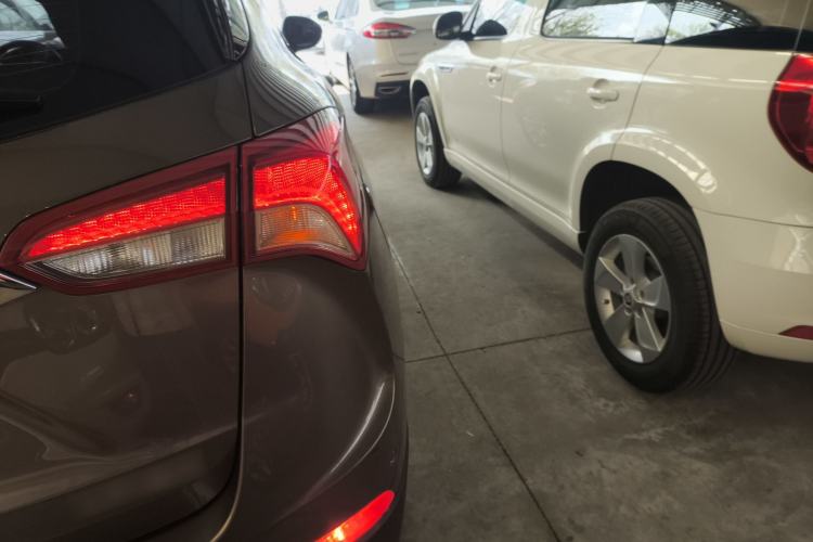 Used Buick Envision 2018 20T Two-Wheel Drive Luxury Model Right Rear Taillight