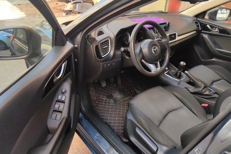 Used Mazda 3 Axela 2014 Sedan 1.5L Manual Comfort Model Driver Seat