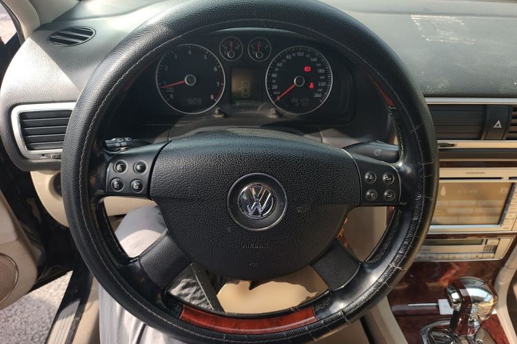 Used Volkswagen Passat 2009 1.8T Automatic Zunjie Model Steering Wheel