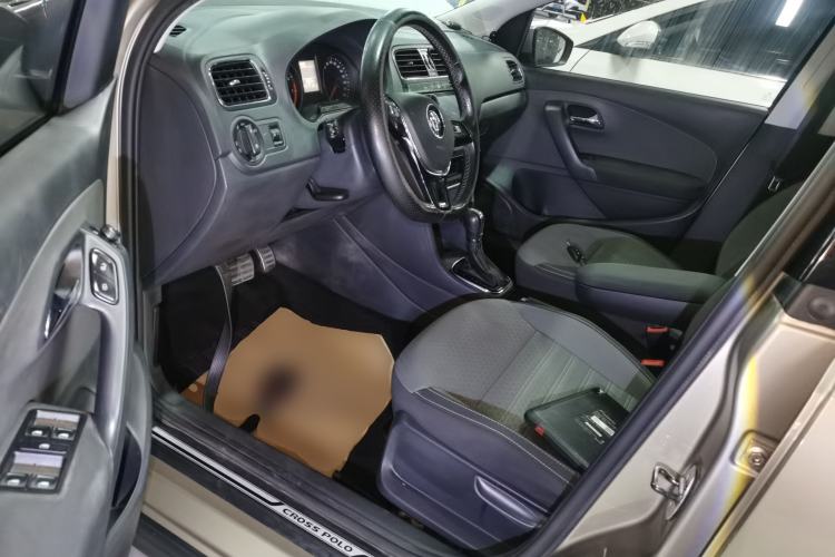 Used Volkswagen Polo 2014 1.6L Cross Polo Automatic Left Front Seat