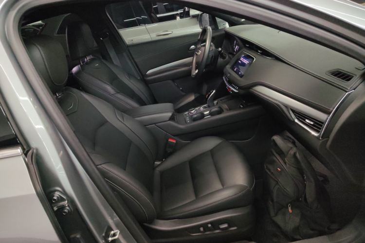 Used Cadillac XT4 2022 28T Two-Wheel-Drive Luxury Version