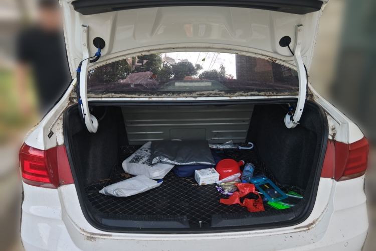 Used Volkswagen Santana 2016 1.6L Manual Comfort Edition
