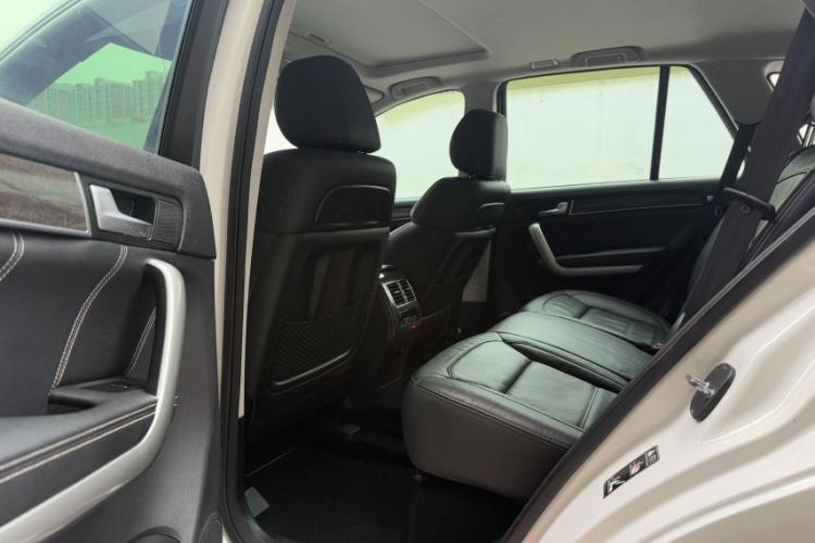 Used Haval H8 2015 2.0T Two-Wheel-Drive Standard Version