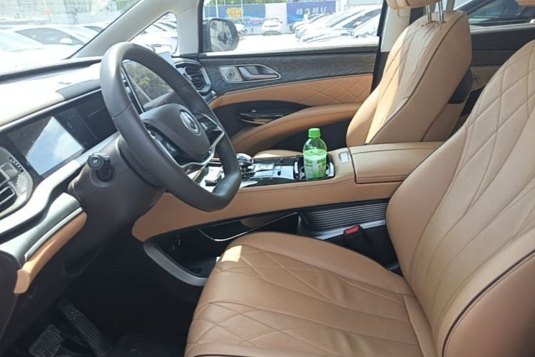 Used Denza D9 2024 DM-i 1050 Luxury Model
